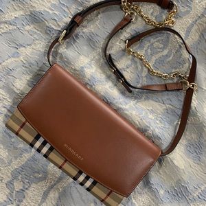 BURBERRY
Calfskin Horseferry Check Henley Wallet